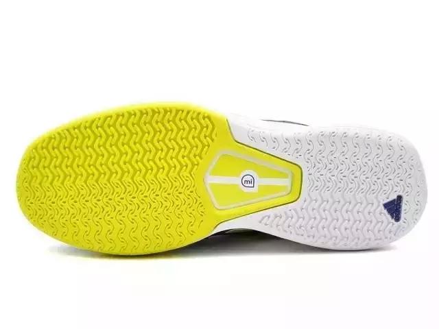 网球红土鞋和硬底鞋的区别,草地和红土网球鞋的区别