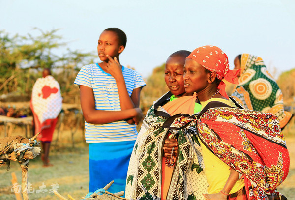 爱玩漂浮的马赛人