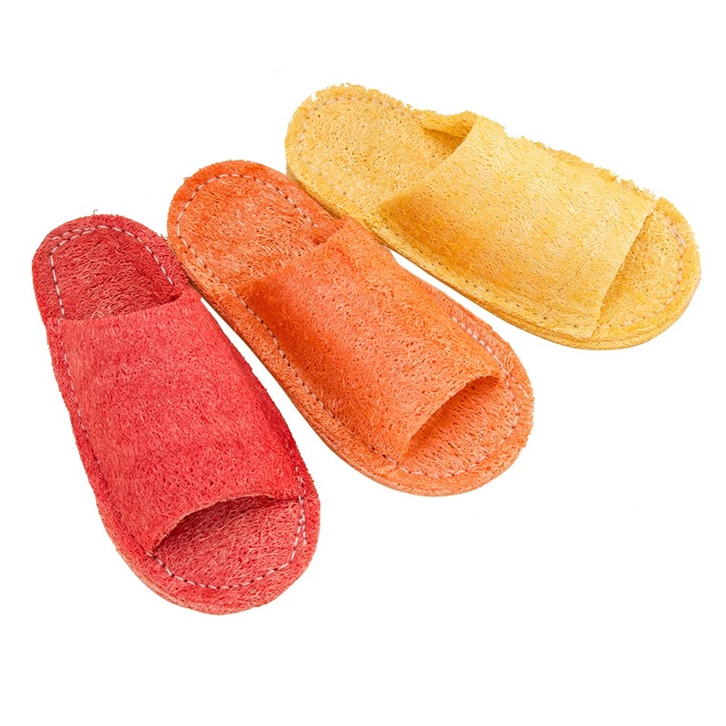 不小心被自家的狗狗咬了一口,不小心被狗狗咬手