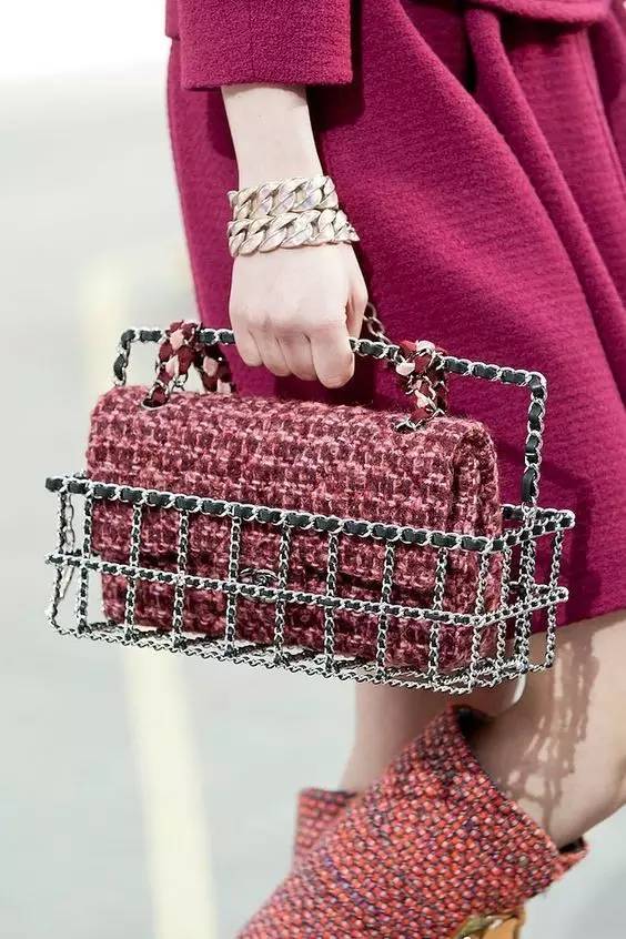 套娃chanel (chanel度假系列呼啦圈包)