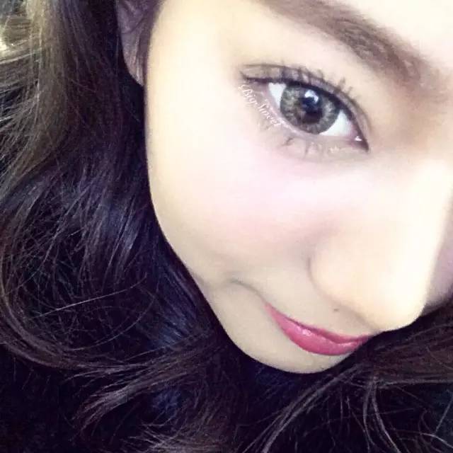 哪个牌子的美瞳好看又好用,推荐几款好用的美瞳