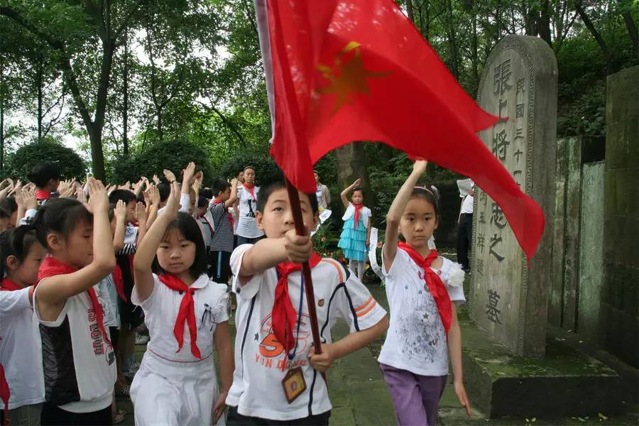 走进小学向着梦想出发,朝阳小学向快乐出发