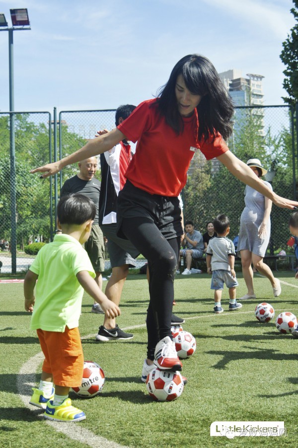 快乐足球亲子运动,亲子足球运动嘉年华