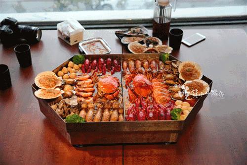 看到这家店的头牌，下意识就是举报！