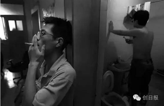 你拿镜子晃人时，有人用它点亮地下室居住者的家，为100万人带去温暖的阳光！