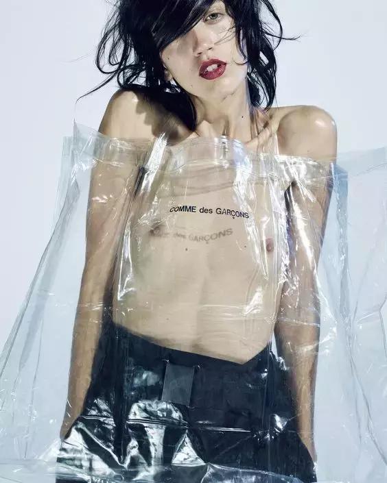 解构主义设计师川久保玲,川久保玲解构主义