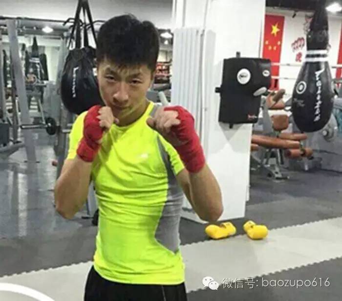 喜欢荧光绿的鞋子,张继科为什么喜欢小蓝鞋