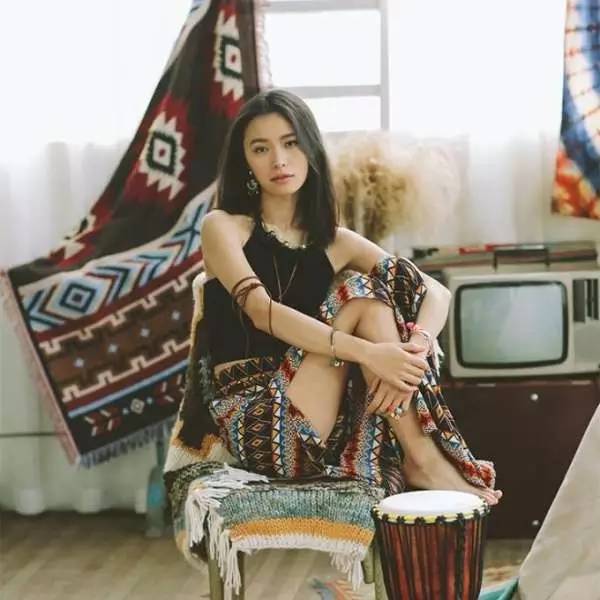 如何选择好看又显瘦的阔腿裤,有垂感的白色阔腿裤怎么选