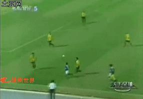 gif足坛十大读秒绝杀,世界足坛经典过人动作