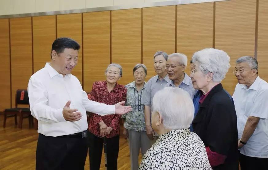 习*平近**回母校！到这里就没有*长首**了，都是学生