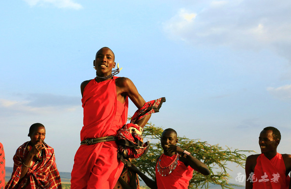 爱玩漂浮的马赛人
