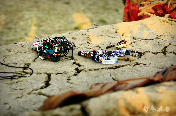 爱玩漂浮的马赛人