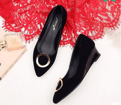 一直都喜欢平底鞋带来的安稳,愿穿平底鞋的日子能够安稳些