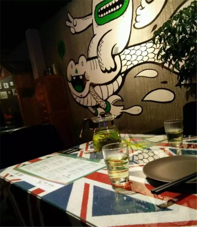 西安顺城巷附近有什么好玩的地方,西安顺城巷小吃街