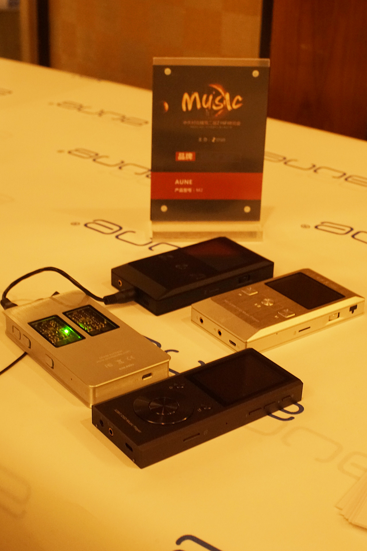 某IT垂直网站四度转手失败，只能开展会卖HIFI耳机器材了？