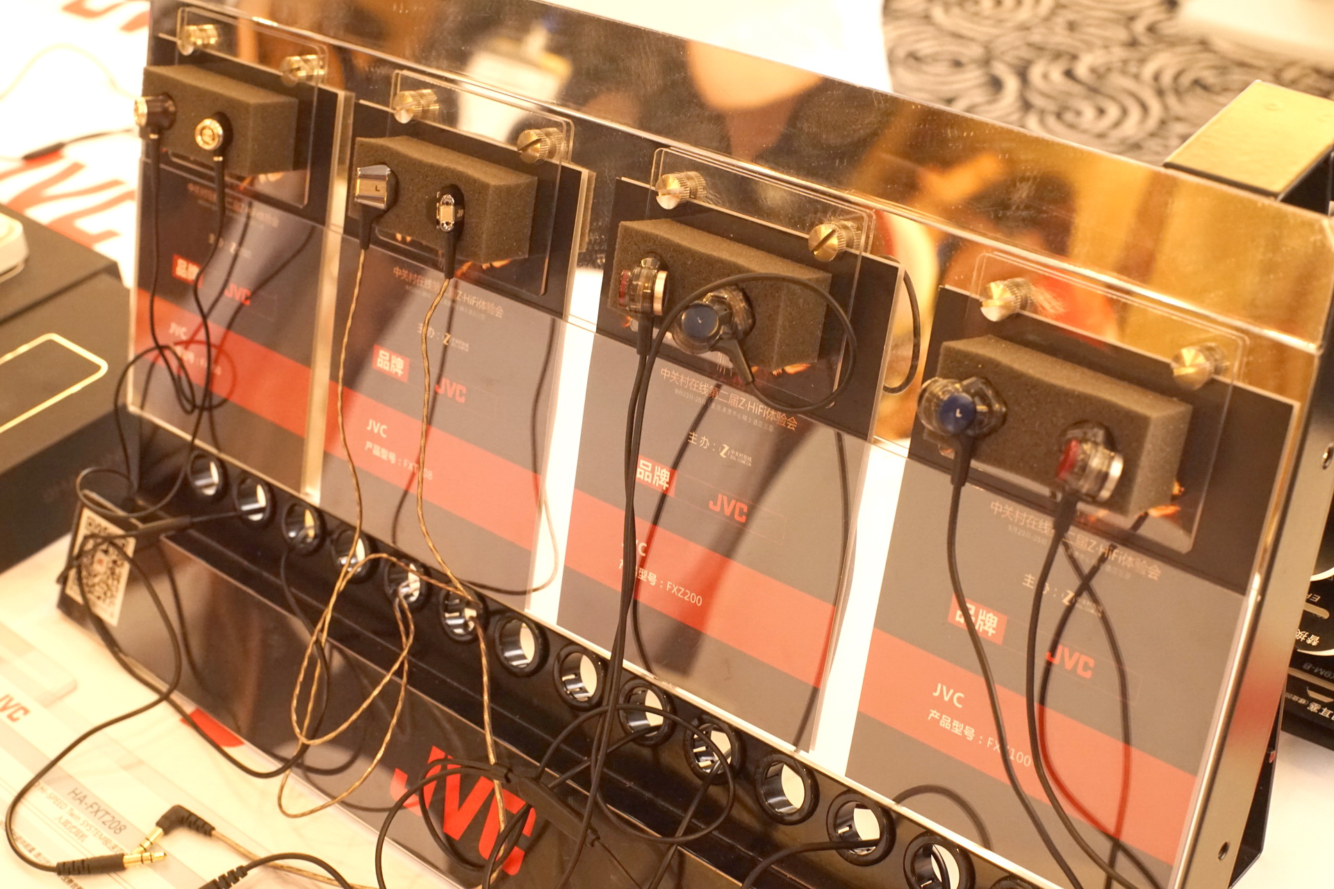 某IT垂直网站四度转手失败，只能开展会卖HIFI耳机器材了？