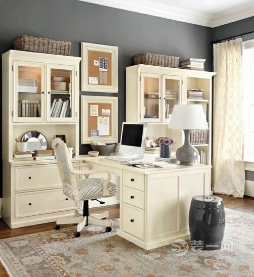小型私人办公室布置设计,8个家庭办公室设计技巧