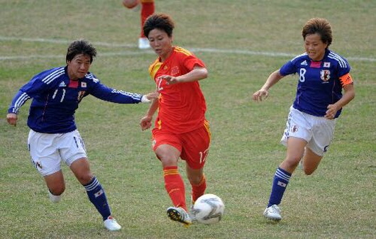 “Aha！我们的足球教练是国家队的”——花小足球队来了一个新