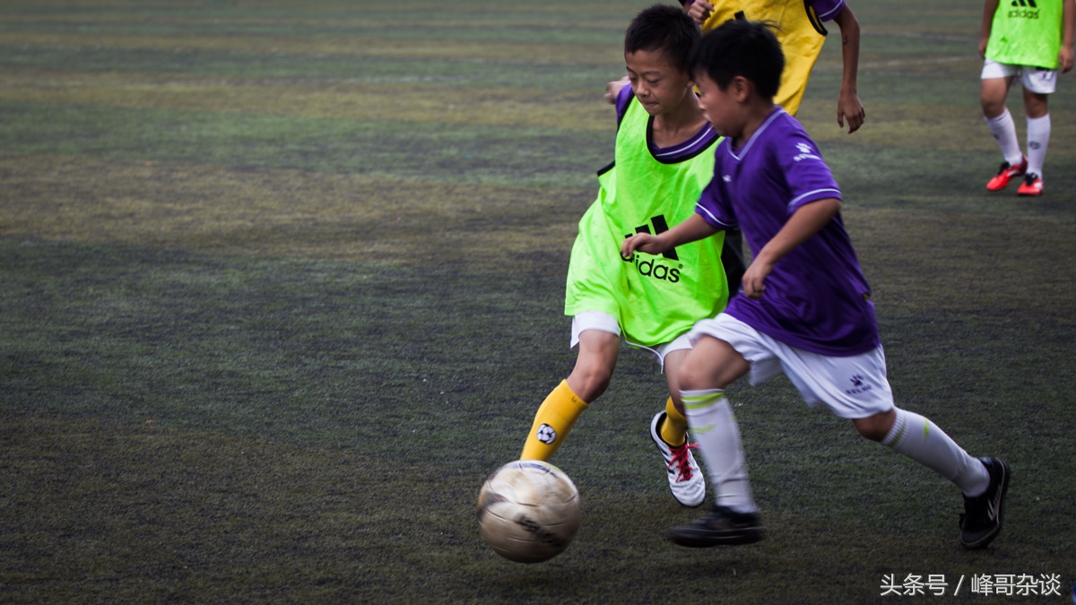 昭通足球小队员:誓言要做国足接班人