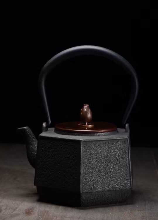 老铁壶的除锈和清理方法,老式铁壶不生锈怎么办