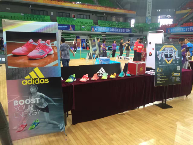 阿迪达斯回归羽毛球,阿迪达斯便宜羽毛球拍