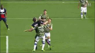 足球精彩突破集锦gif,足球牛逼过人技巧50大集锦