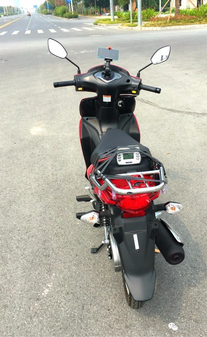 豪爵uh110和威武110s,豪爵铃木uh110摩托车评测