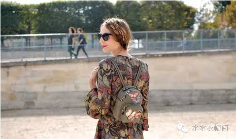 出门旅行比较轻的双肩包,出门玩的双肩包推荐