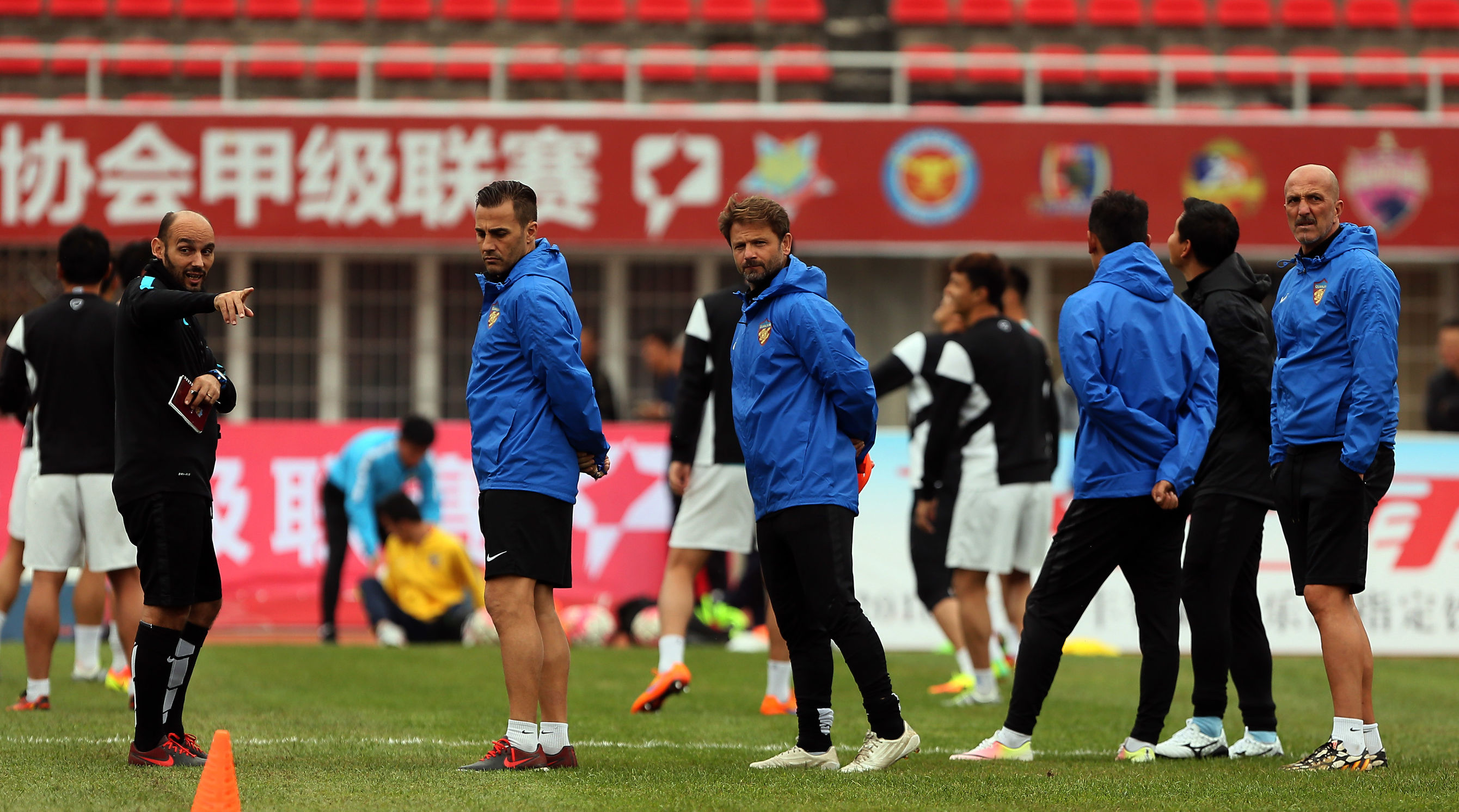 鏉冨仴鍥炲綊涓诲満瀹屾暣瑙嗛,鏉冨仴鑳藉惁鎹嶅崼涓诲満鎸藉洖棰滈潰