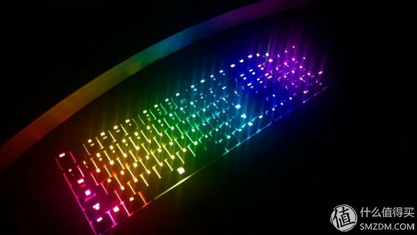 国产轴请继续努力!曜越TteSPORTS波塞冬ZRGB背光机械键盘评测