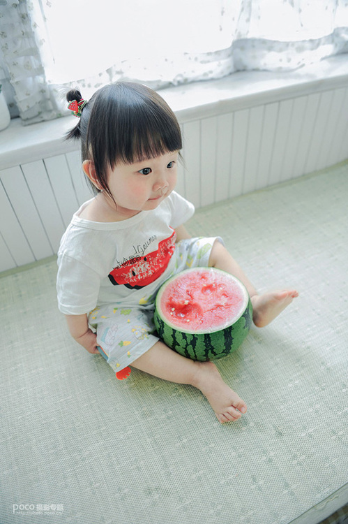 每个妈妈都是孩子的专属摄影师,每个妈妈都是孩子的摄影师