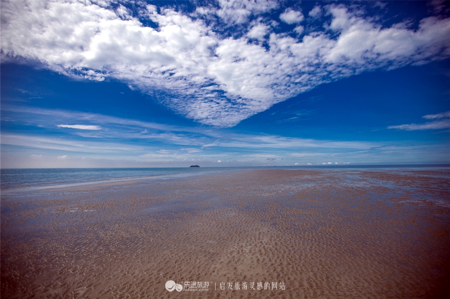 你所不知道的沙滩秘境—“天空之镜”
