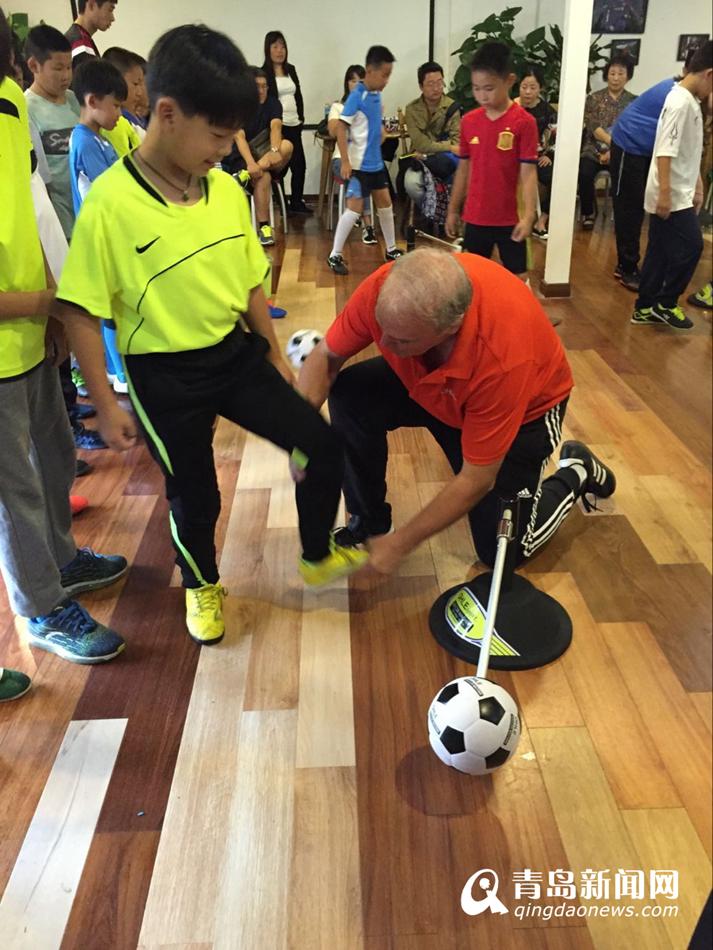 青岛足球青训视频,青岛足球小将青训学院