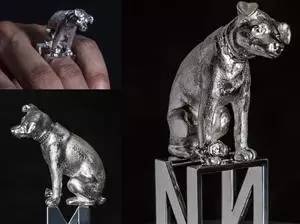 小狗尼帕Listen to His Masters Voice