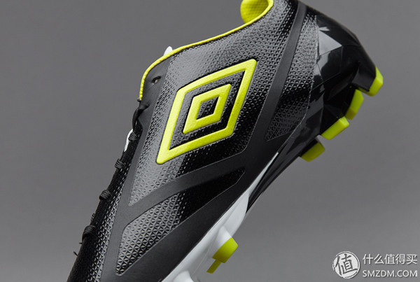 黑色钻石:UMBRO茵宝推出第二代VELOCITA130英镑