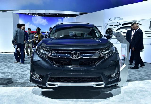 全新一代CR-V发布，搭载1.5T涡轮增压发动机，前脸全变样