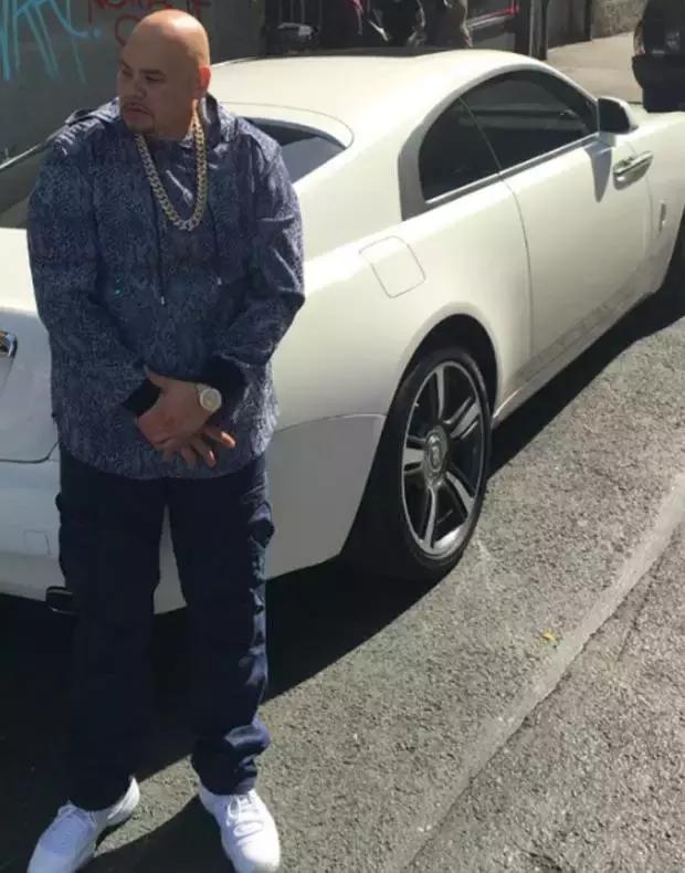 欧美高级感球鞋穿搭,明星们的球鞋穿搭