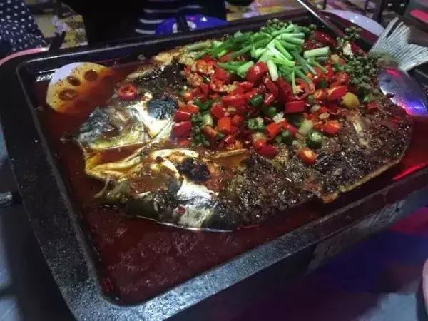 到万州吃烤鱼,重庆烤鱼正宗做法
