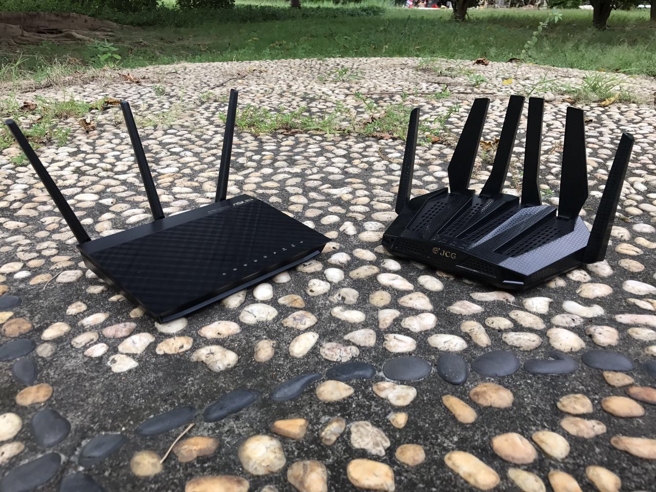 华为和华硕路由器穿墙哪个好,华硕ax3000路由器穿墙