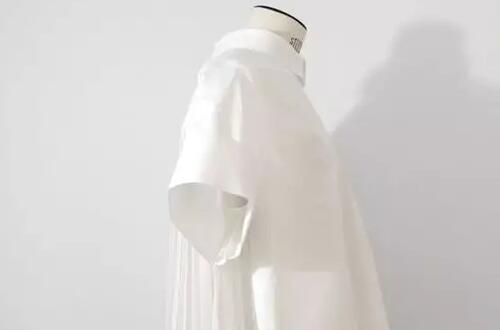 白色的衣服染上污渍怎么洗掉妙招,白色衣服沾上果汁怎么洗掉