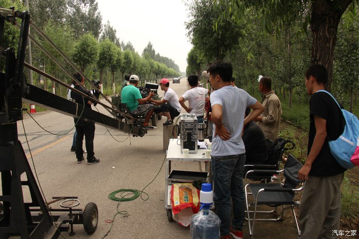 圆梦ING陪老爸赴唐山感受《圆梦威利斯》拍摄