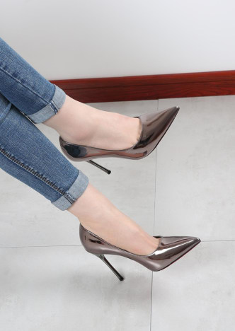 穿高跟鞋怎样缓解疼痛的小妙招,高跟鞋穿久了怎么缓解疼痛