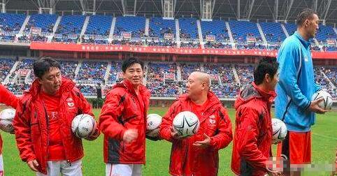 “中国鲁尼”郭德纲却身披贝克汉姆的球衣最后一张图看了想哭