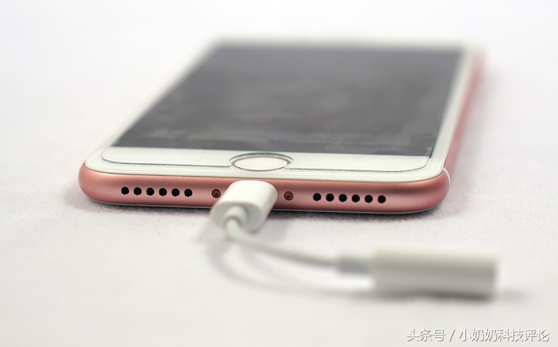 iphone7没有耳机插口吗,苹果7为什么没用耳机