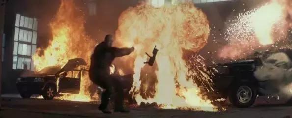 战术美学|《疾速追杀》的“枪械世界”