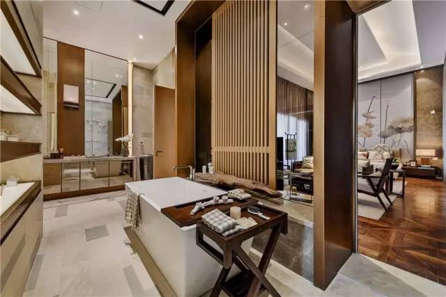 一处九间堂，梁志天、凌子达的不同演绎