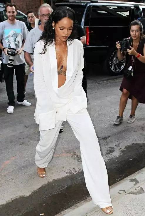 范冰冰宋佳谁能穿出慵懒高级感,宋佳范冰冰同款外套