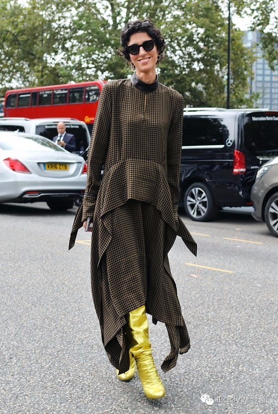 2020流行的秋季穿搭短靴,显腿长的短靴杨幂穿搭