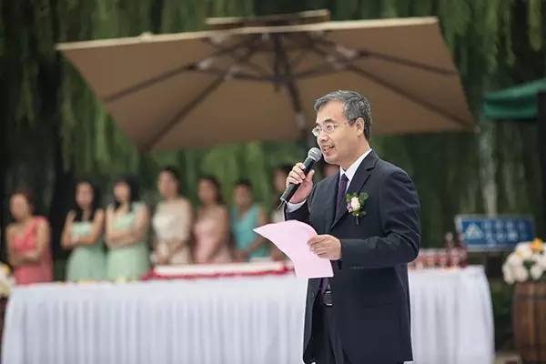 昨日一场独一无二的婚礼温暖了整个“国际庄”