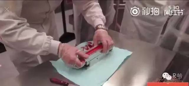 ysl圣诞限定口红值得入手,ysl圣诞限量黑管09